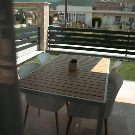 Zake Luxe Maison ستافروس