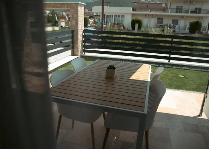 Zake Luxe Maison ستافروس