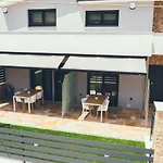 Zake Luxe Maison アパート
